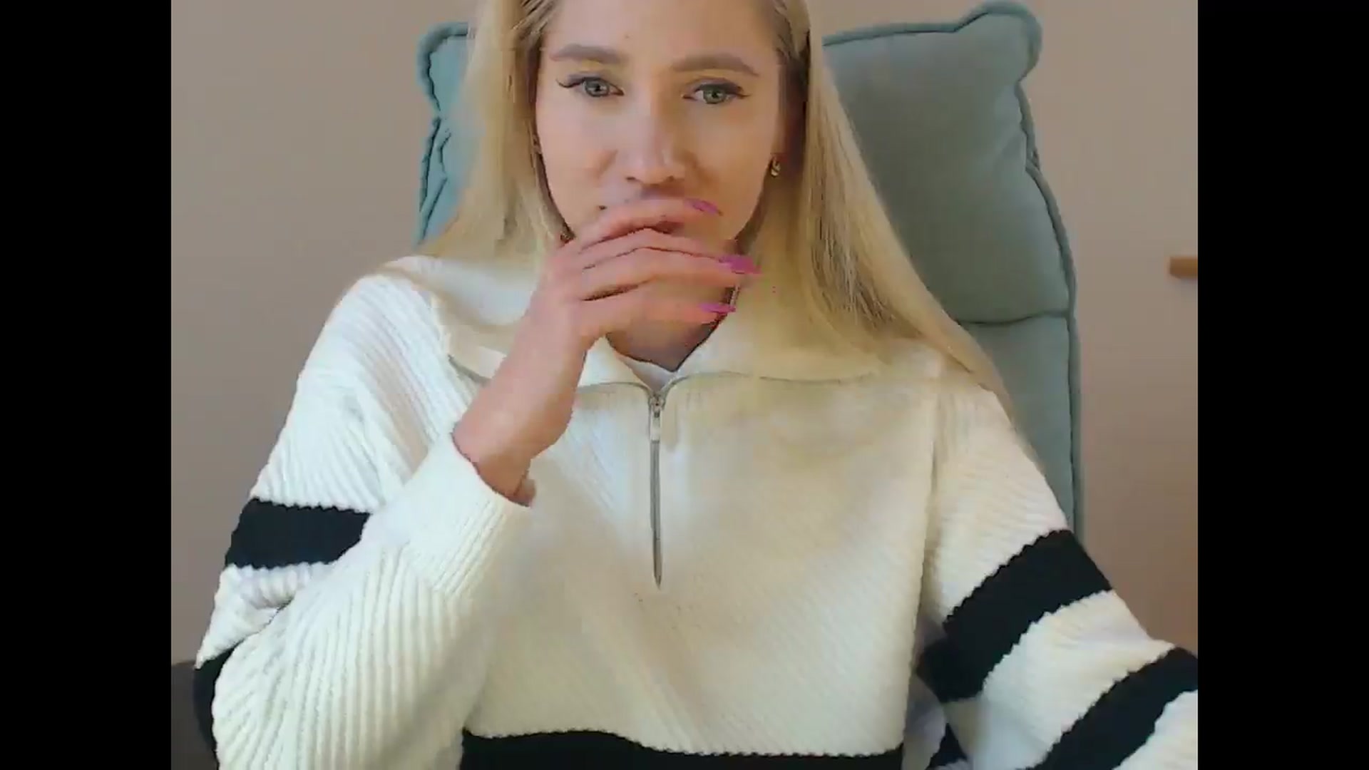 Gallery image thumbnail from Miss_Sylvia's myfreecams stream on, 12/25/2025, 20:14 image 20 of 20