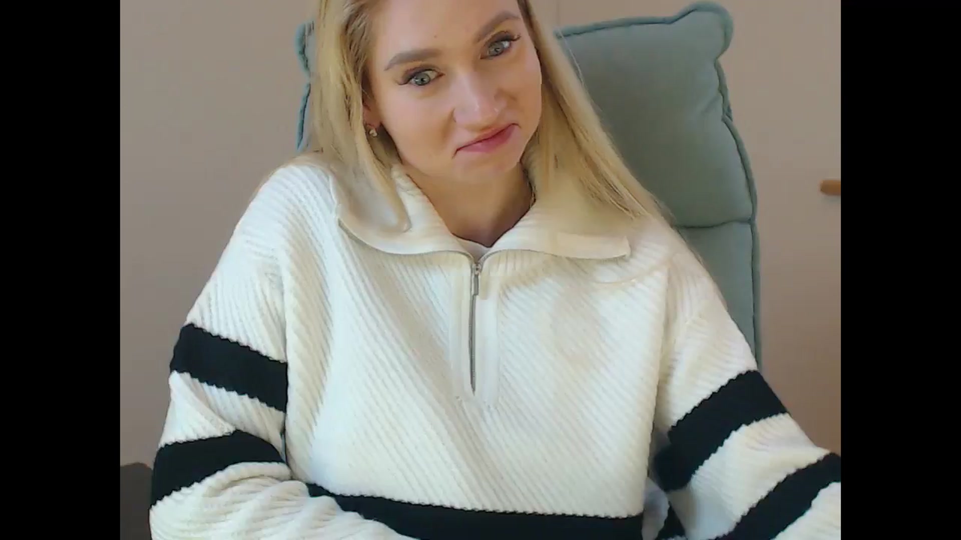 Gallery image thumbnail from Miss_Sylvia's myfreecams stream on, 12/25/2025, 20:14 image 17 of 20