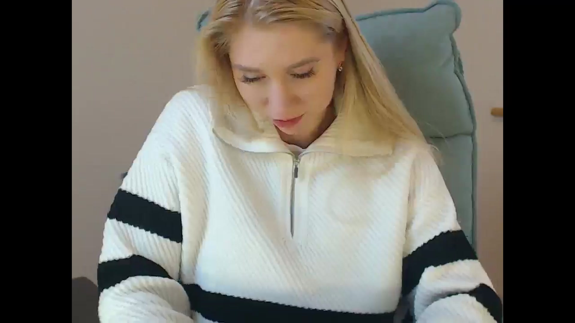 Gallery image thumbnail from Miss_Sylvia's myfreecams stream on, 12/25/2025, 20:14 image 13 of 20