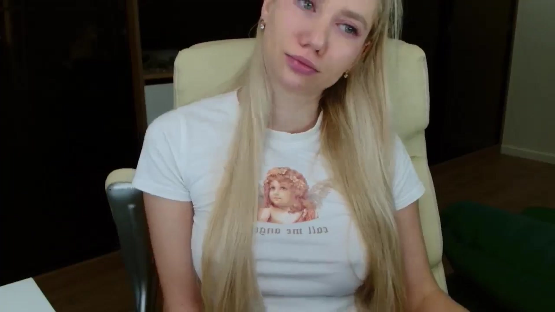 Gallery image thumbnail from Miss_Sylvia's myfreecams stream on, 12/26/2025, 15:31 image 4 of 20