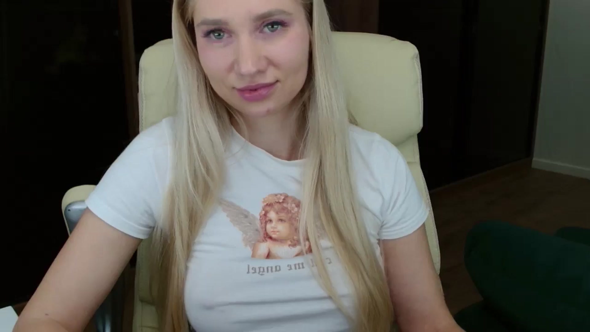 Gallery image thumbnail from Miss_Sylvia's myfreecams stream on, 12/26/2025, 16:04 image 13 of 20