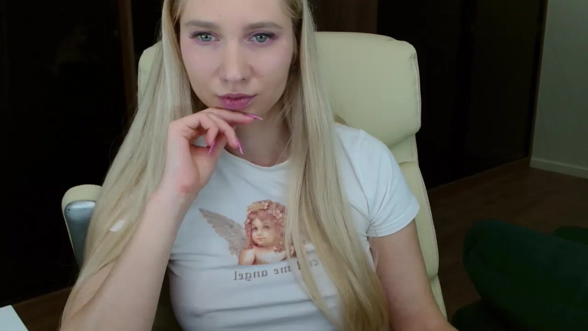 Gallery image thumbnail from Miss_Sylvia's myfreecams stream on, 12/26/2025, 16:04 image 16 of 20