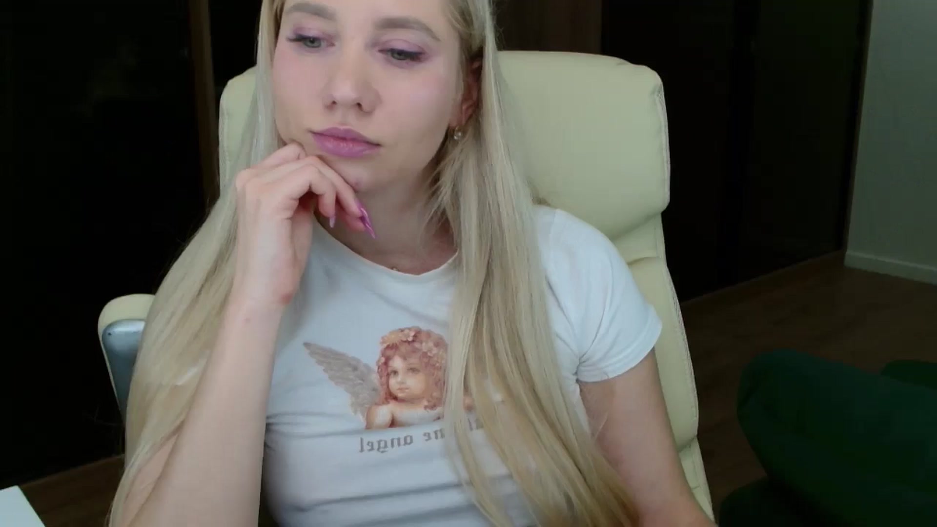 Gallery image thumbnail from Miss_Sylvia's myfreecams stream on, 12/26/2025, 16:04 image 17 of 20