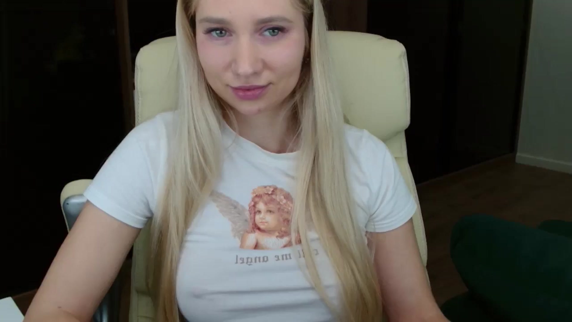 Gallery image thumbnail from Miss_Sylvia's myfreecams stream on, 12/26/2025, 16:04 image 14 of 20
