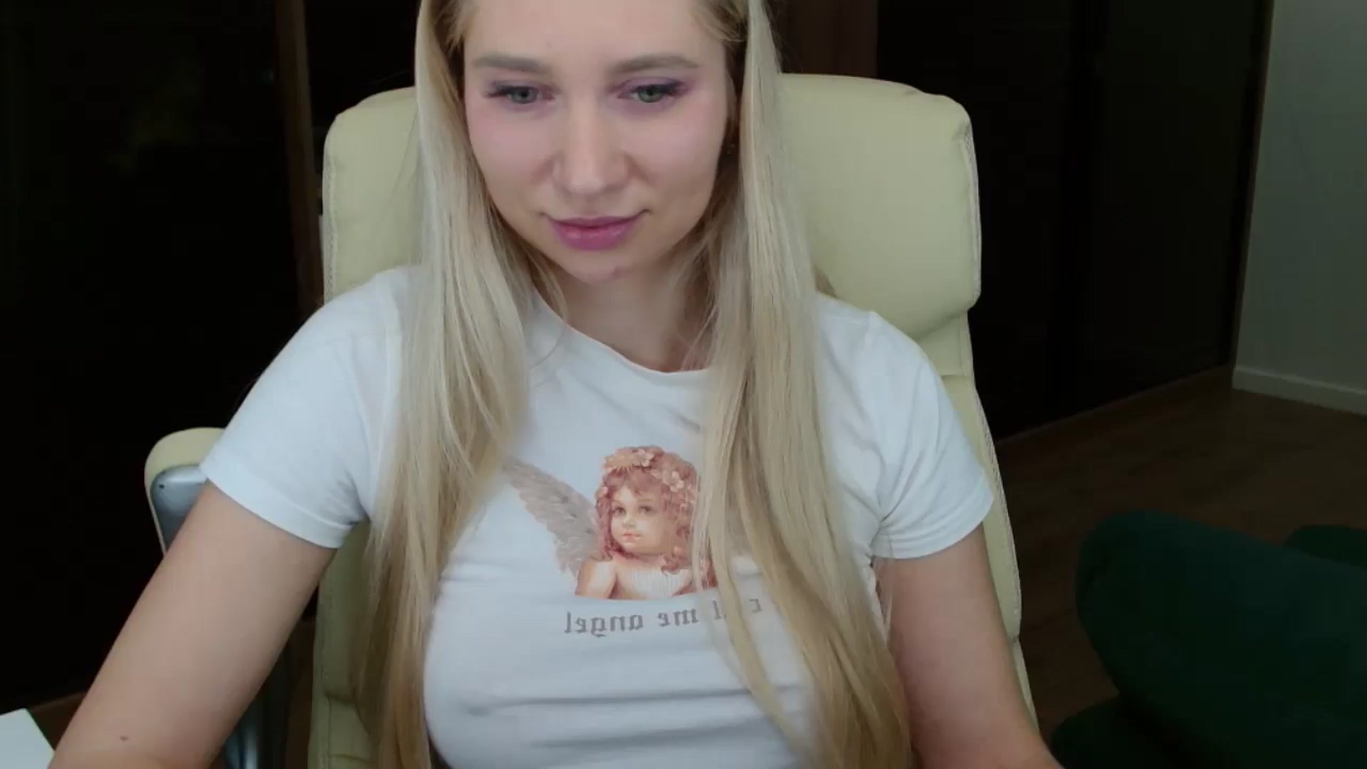 Gallery image thumbnail from Miss_Sylvia's myfreecams stream on, 12/26/2025, 16:04 image 15 of 20