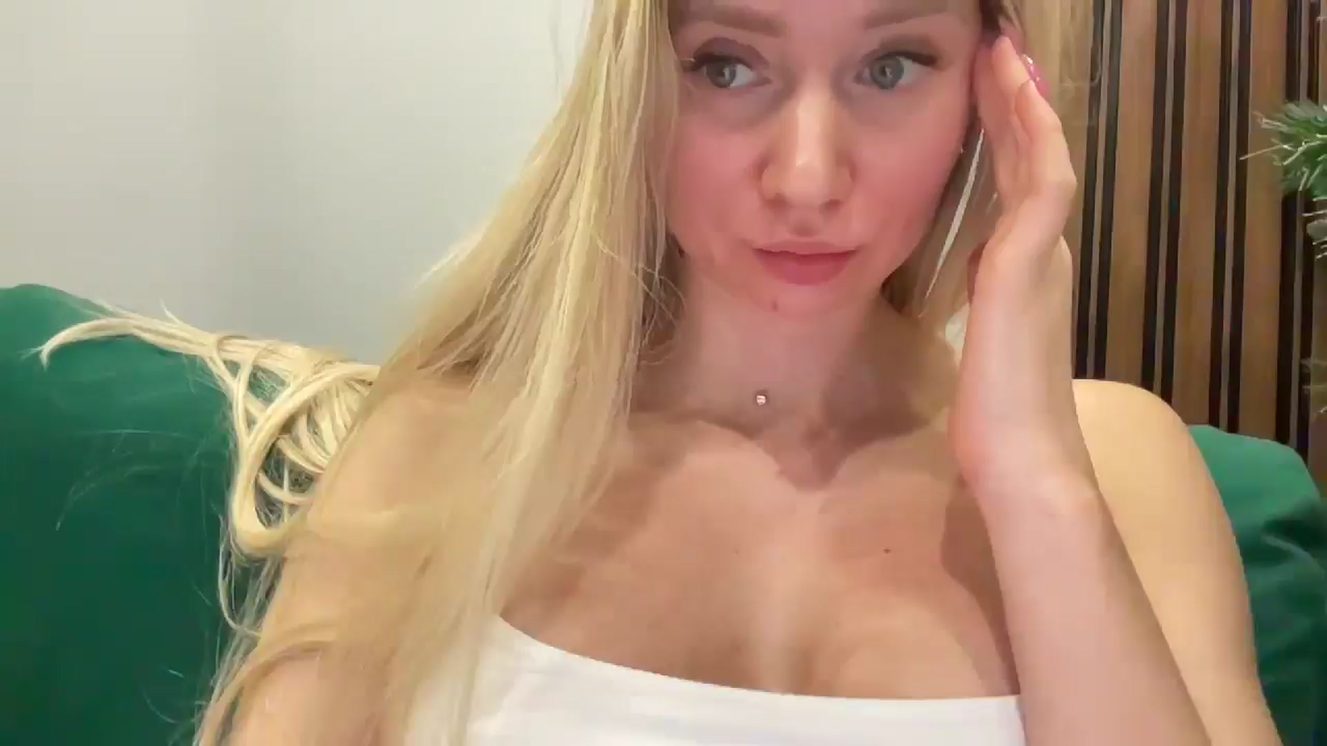 Gallery image thumbnail from Miss_Sylvia's myfreecams stream on, 12/27/2025, 15:21 image 14 of 20