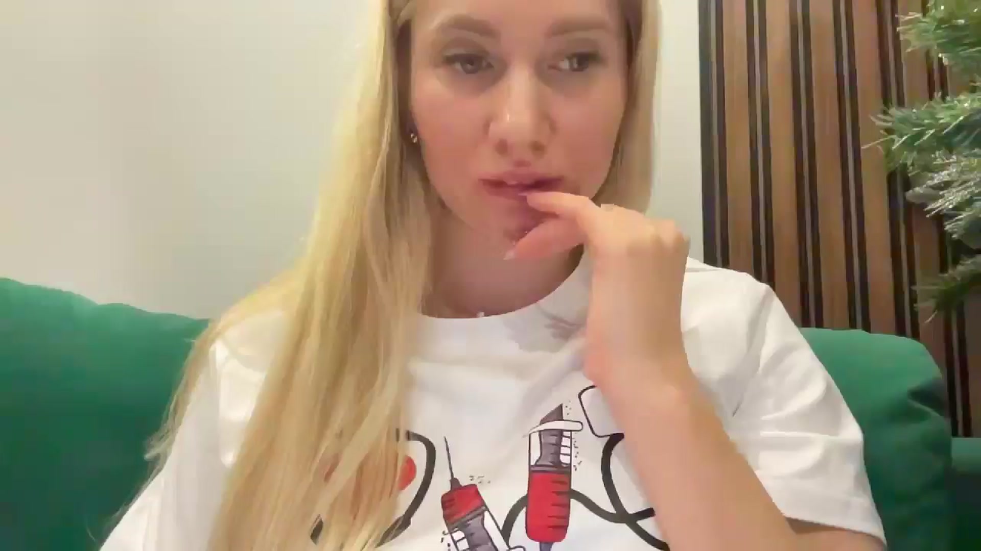 Gallery image thumbnail from Miss_Sylvia's myfreecams stream on, 12/28/2025, 23:13 image 9 of 20