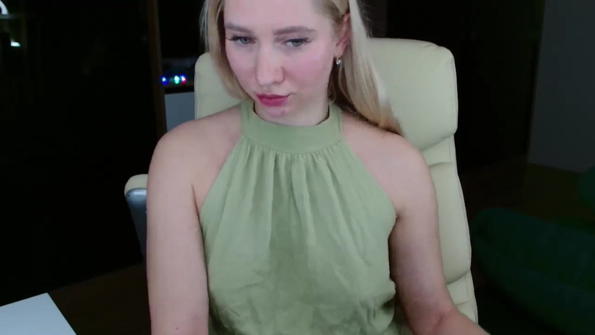 Gallery image thumbnail from Miss_Sylvia's myfreecams stream on, 12/29/2025, 17:26 image 10 of 20