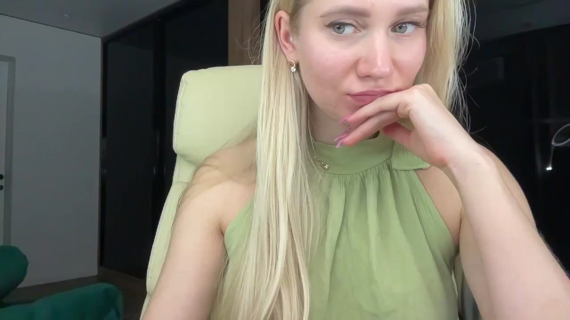 Gallery image thumbnail from Miss_Sylvia's myfreecams stream on, 12/29/2025, 19:12 image 11 of 20