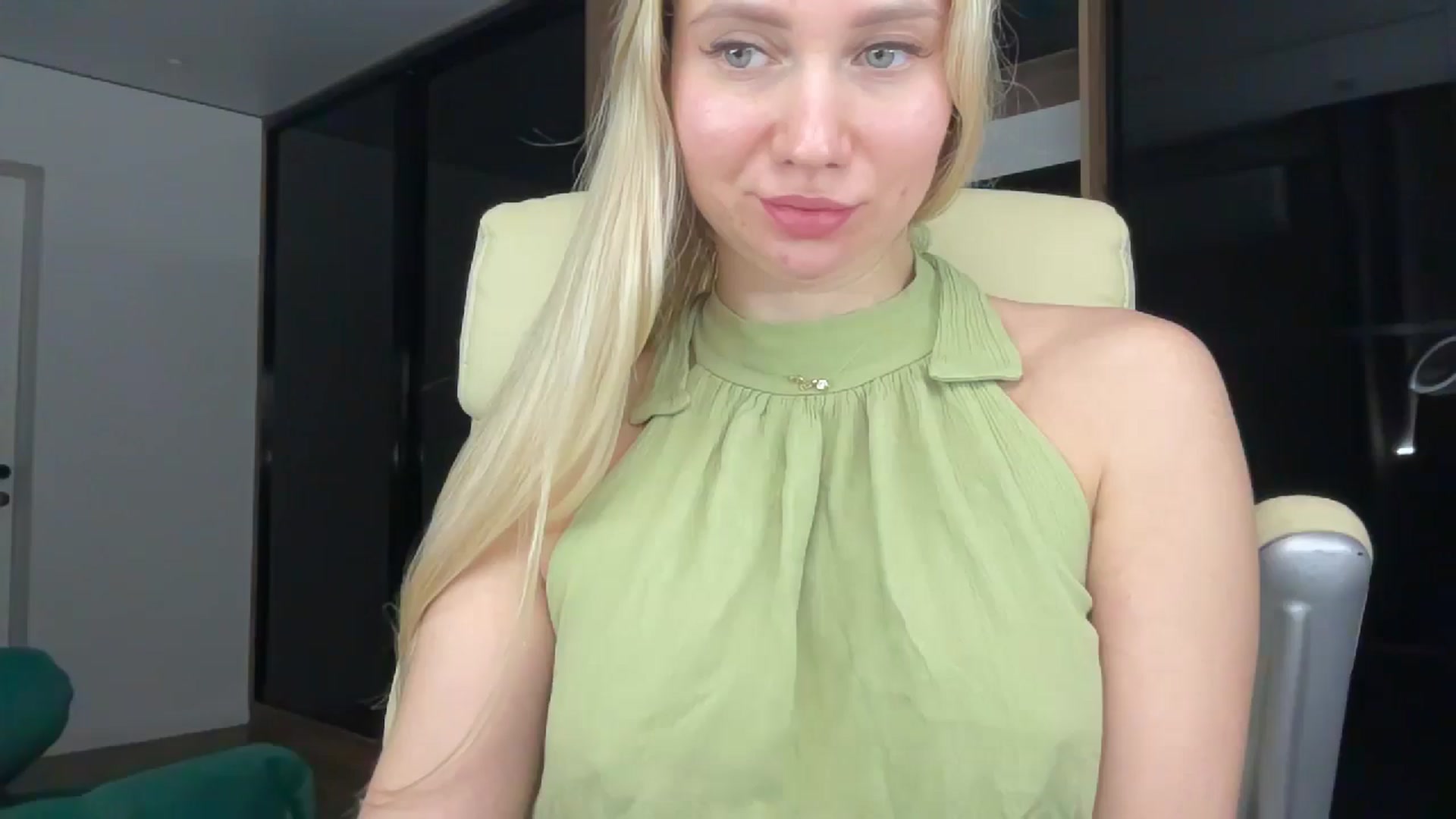 Gallery image thumbnail from Miss_Sylvia's myfreecams stream on, 12/29/2025, 19:12 image 17 of 20