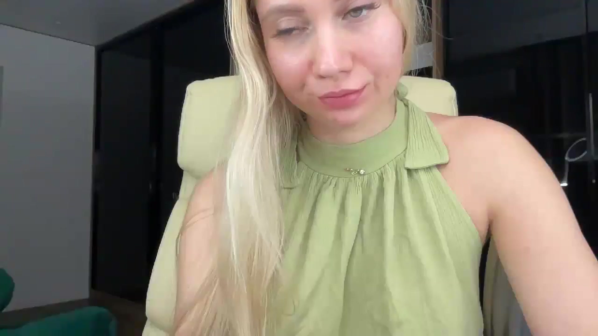 Gallery image thumbnail from Miss_Sylvia's myfreecams stream on, 12/29/2025, 19:12 image 18 of 20
