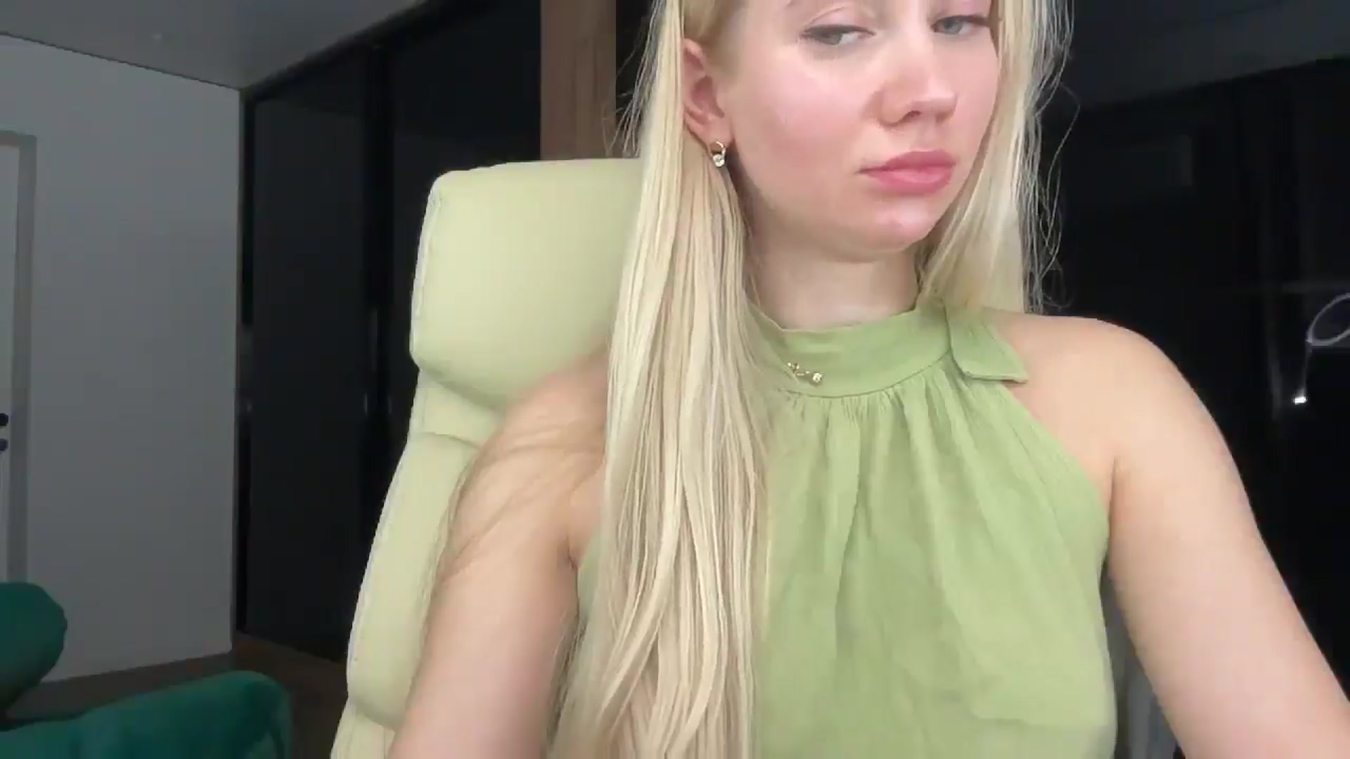 Gallery image thumbnail from Miss_Sylvia's myfreecams stream on, 12/29/2025, 19:12 image 14 of 20