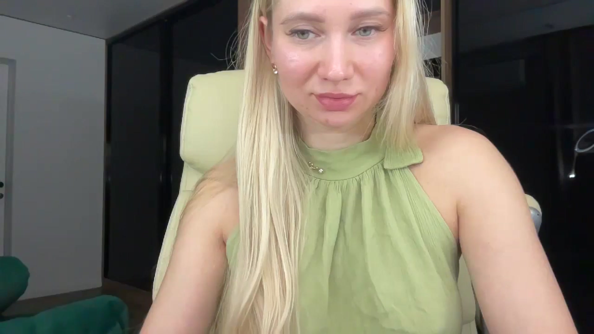 Gallery image thumbnail from Miss_Sylvia's myfreecams stream on, 12/29/2025, 19:12 image 12 of 20