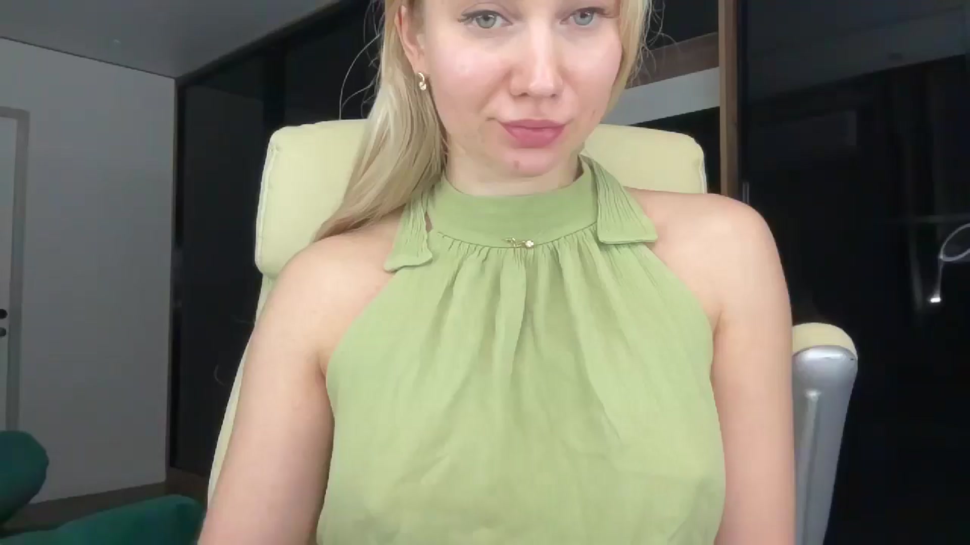 Gallery image thumbnail from Miss_Sylvia's myfreecams stream on, 12/29/2025, 19:12 image 16 of 20