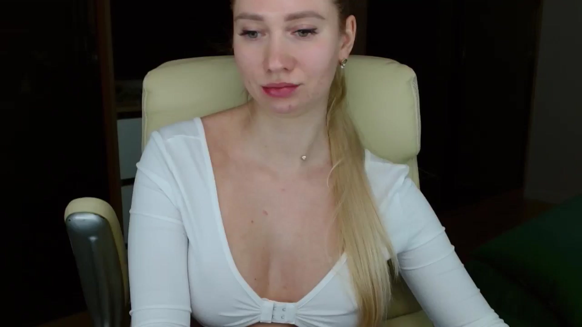 Gallery image thumbnail from Miss_Sylvia's myfreecams stream on, 12/30/2025, 16:35 image 12 of 20