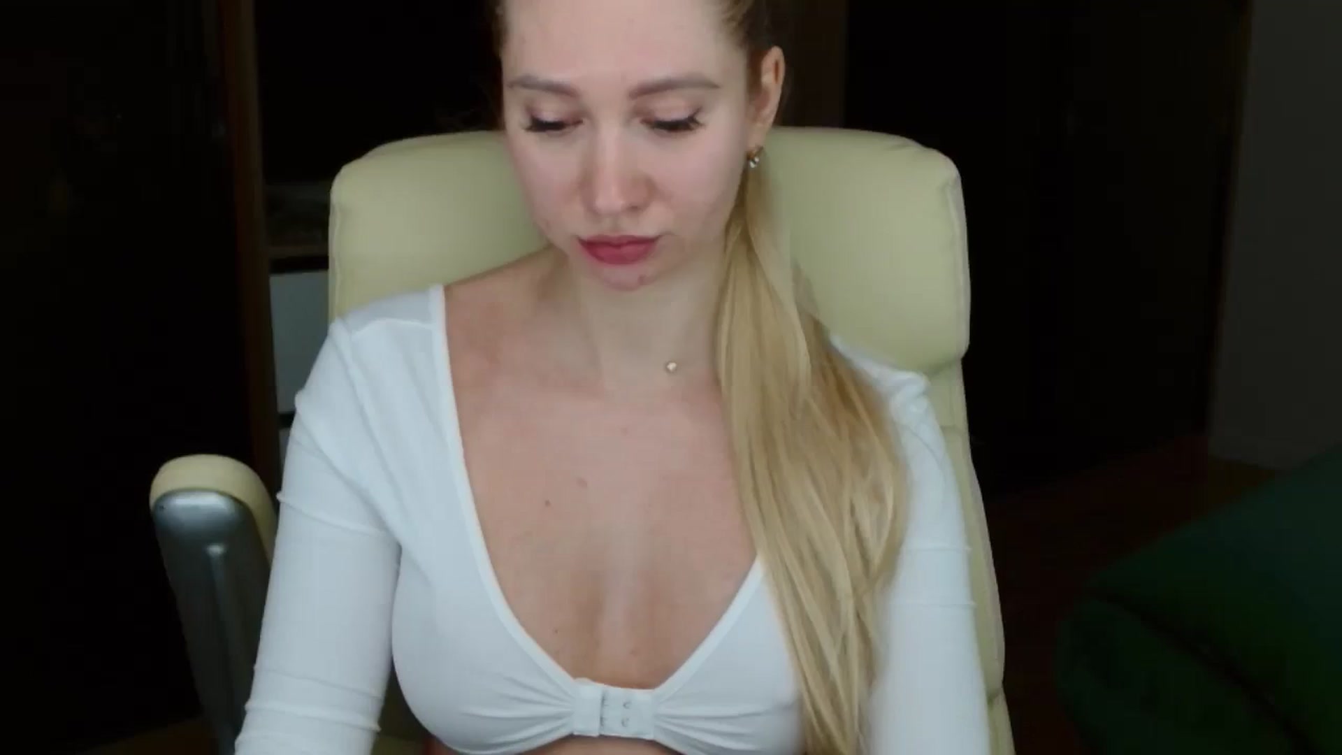 Gallery image thumbnail from Miss_Sylvia's myfreecams stream on, 12/30/2025, 16:35 image 17 of 20