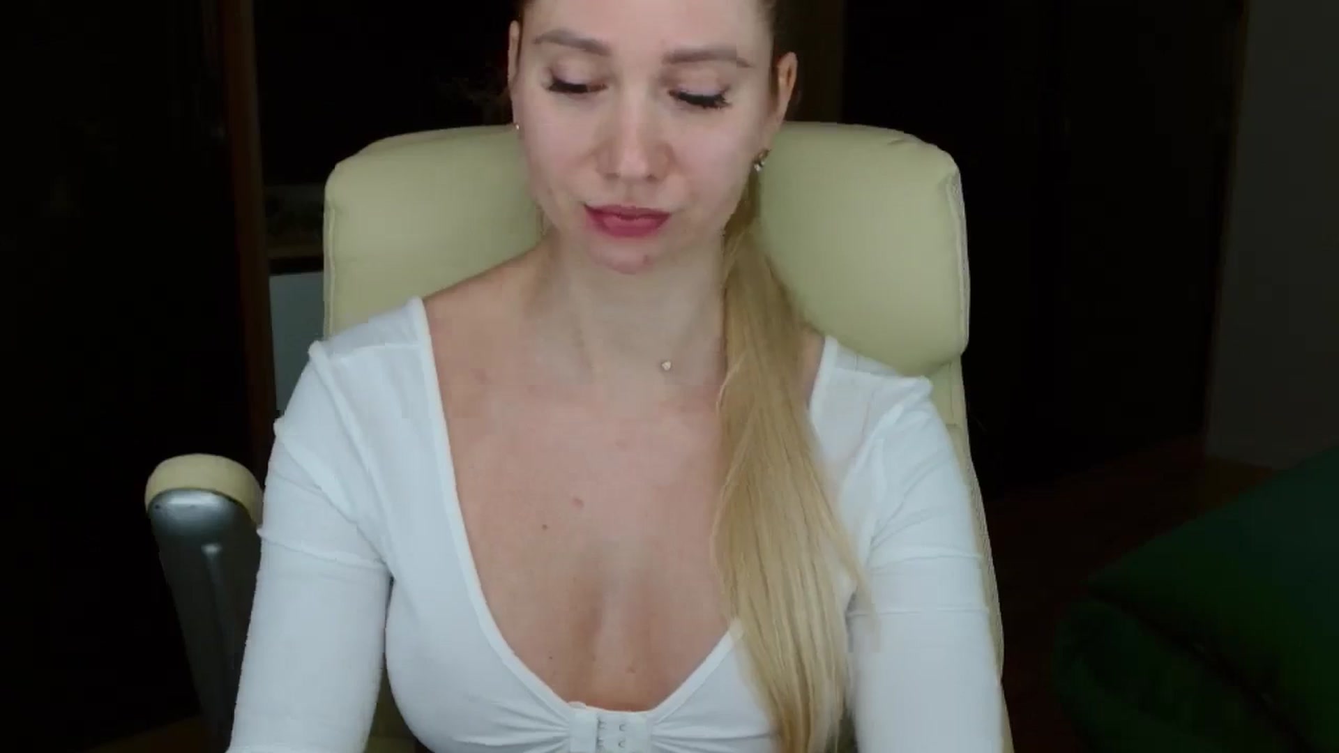 Gallery image thumbnail from Miss_Sylvia's myfreecams stream on, 12/30/2025, 16:35 image 10 of 20
