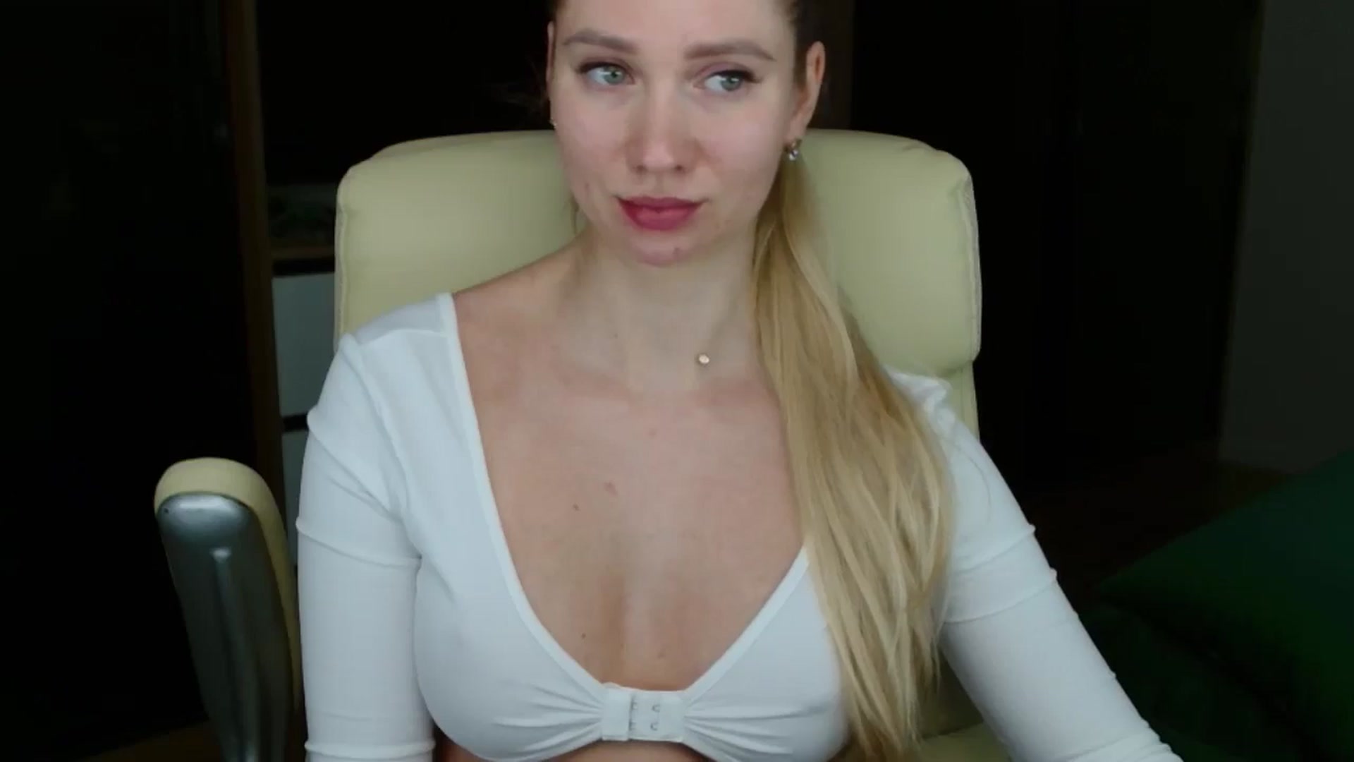 Gallery image thumbnail from Miss_Sylvia's myfreecams stream on, 12/30/2025, 16:35 image 16 of 20