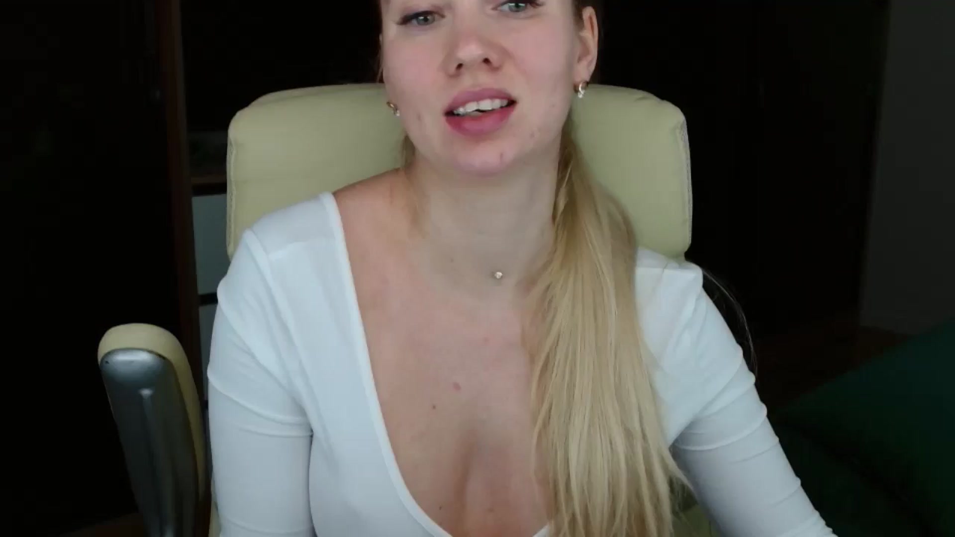 Gallery image thumbnail from Miss_Sylvia's myfreecams stream on, 12/30/2025, 16:35 image 5 of 20