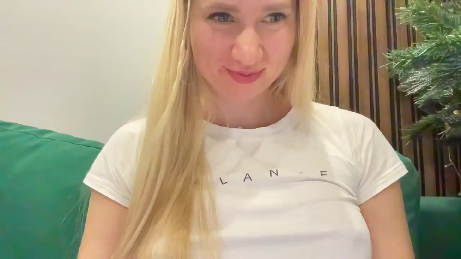 Gallery image thumbnail from Miss_Sylvia's myfreecams stream on, 01/02/2026, 18:50 image 16 of 20