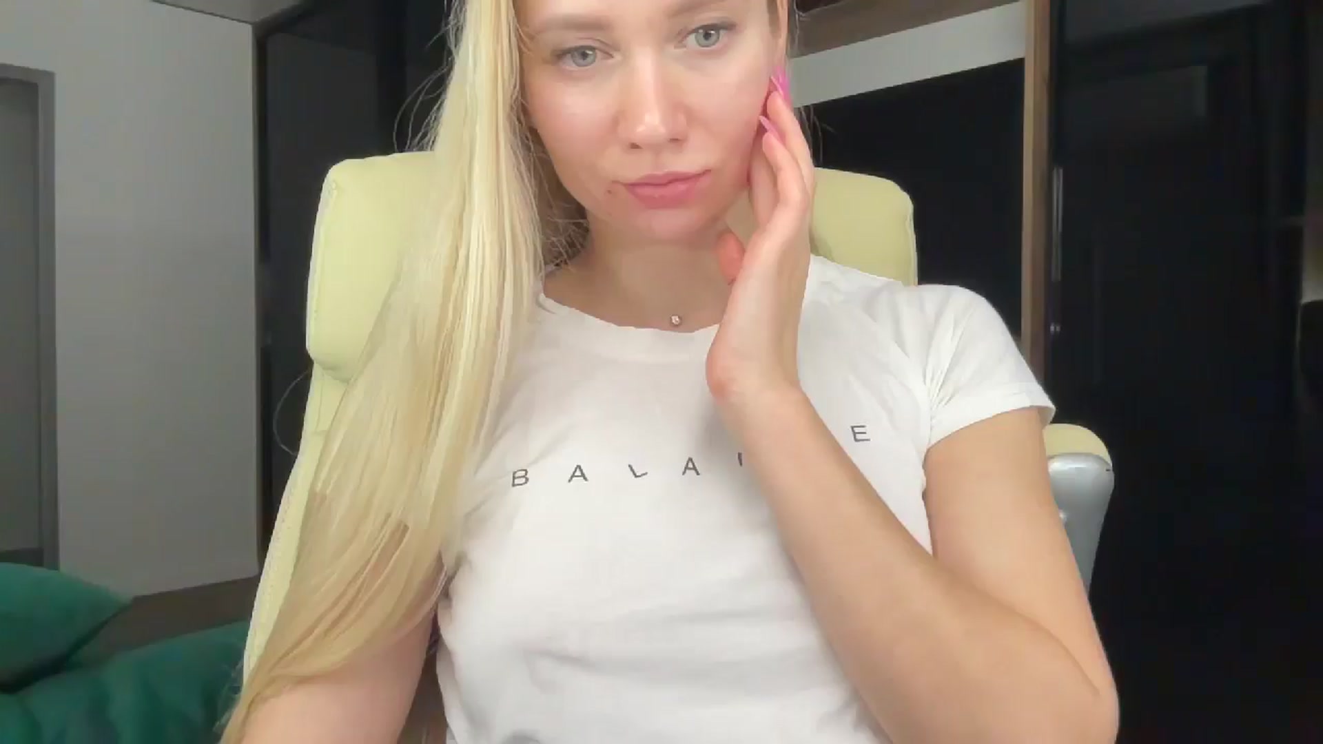 Gallery image thumbnail from Miss_Sylvia's myfreecams stream on, 01/02/2026, 19:53 image 15 of 20