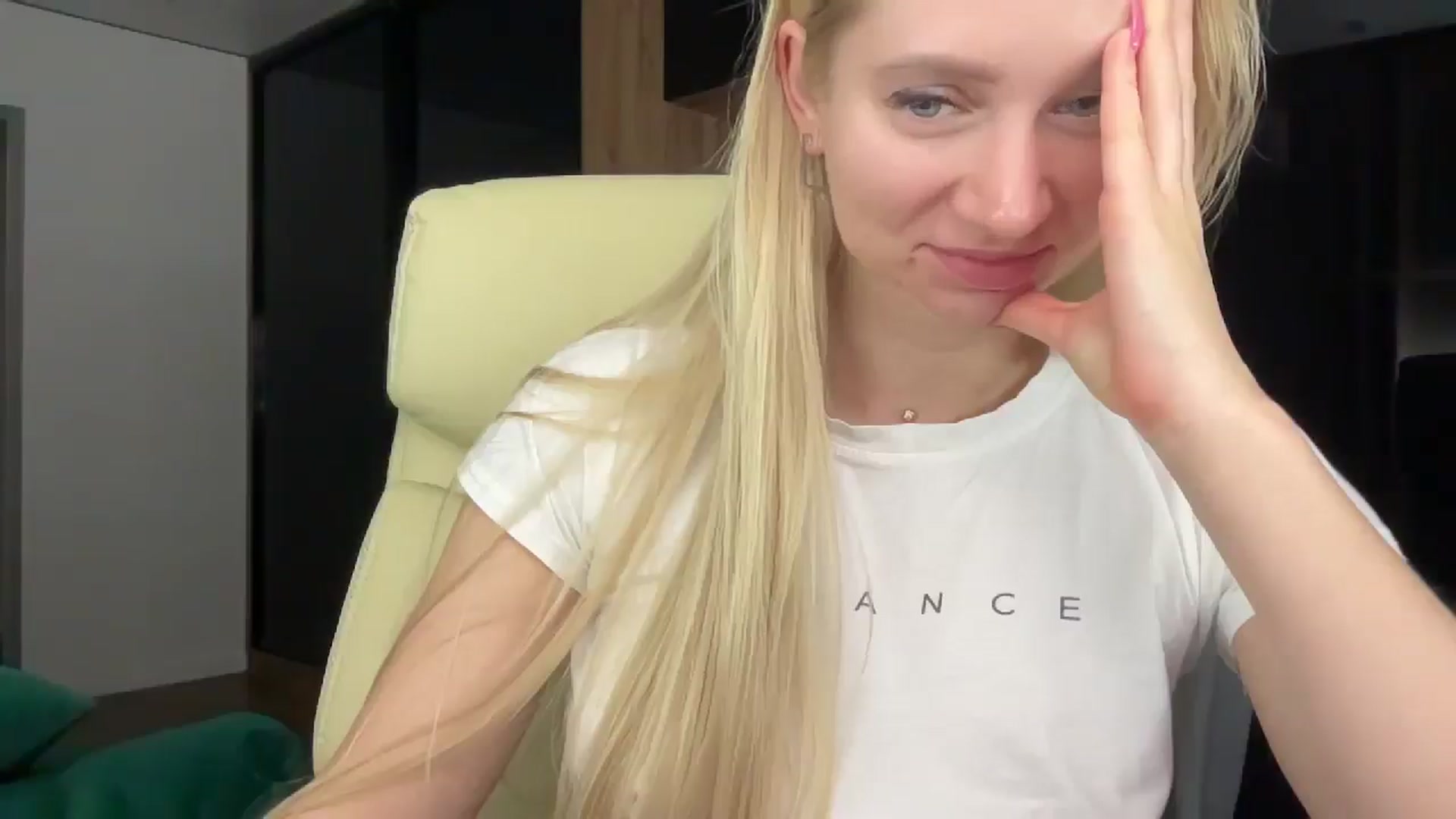 Gallery image thumbnail from Miss_Sylvia's myfreecams stream on, 01/02/2026, 21:42 image 15 of 20
