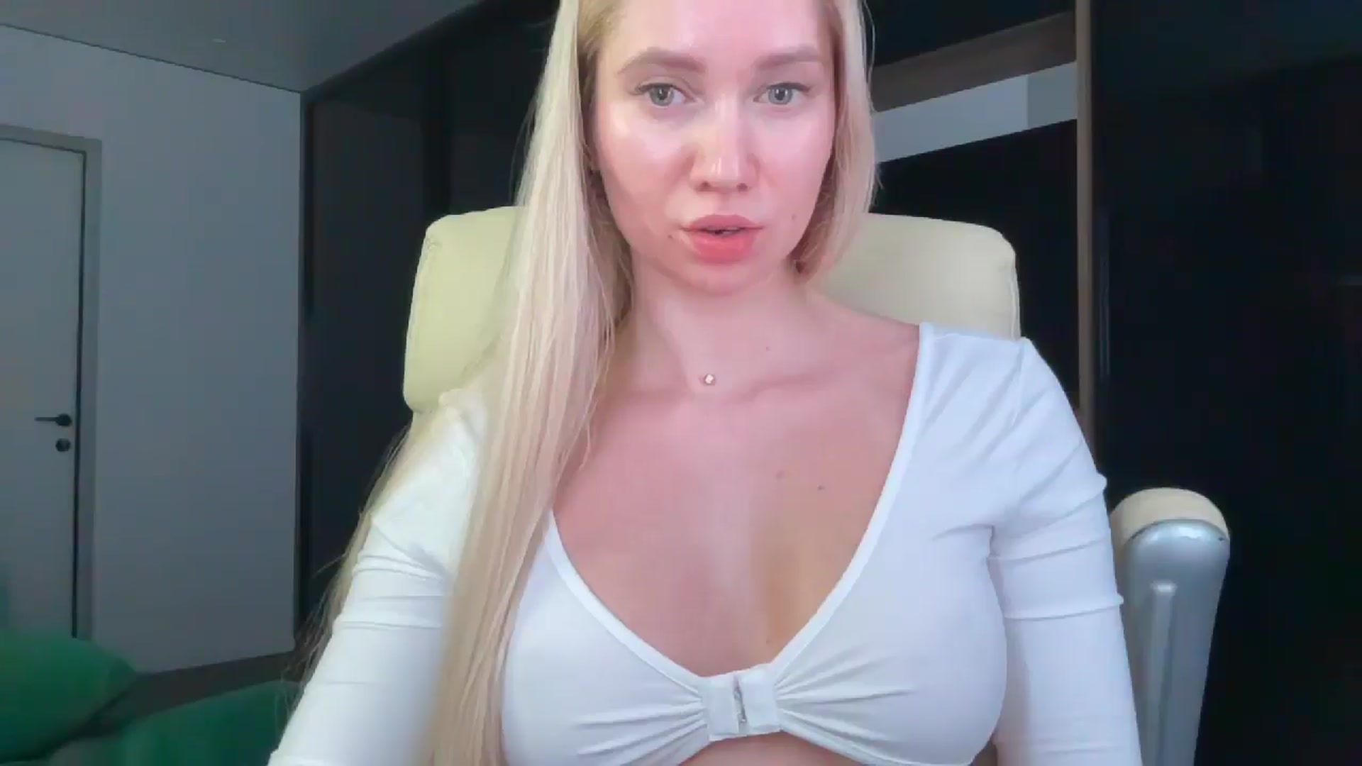 Gallery image thumbnail from Miss_Sylvia's myfreecams stream on, 01/03/2026, 17:57 image 15 of 20