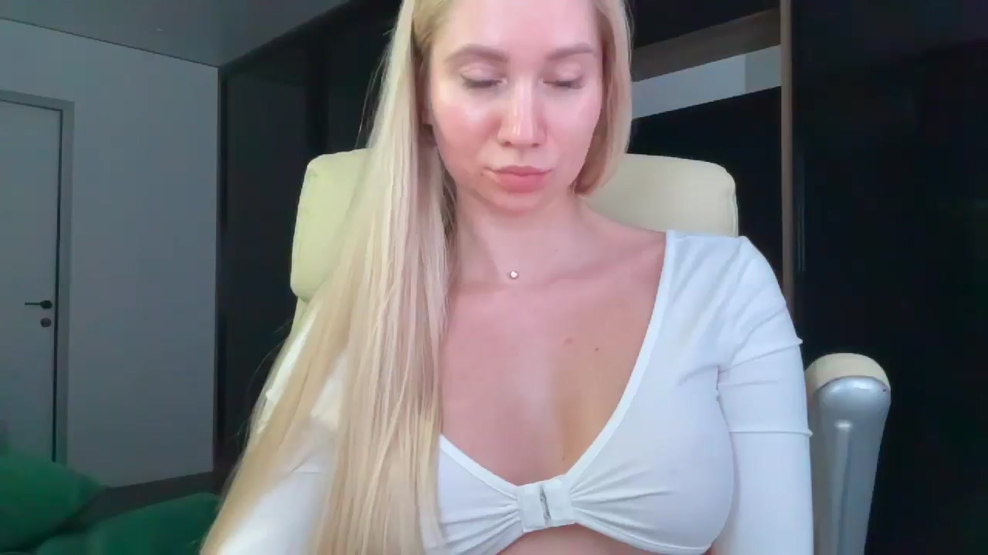 Gallery image thumbnail from Miss_Sylvia's myfreecams stream on, 01/03/2026, 17:57 image 11 of 20