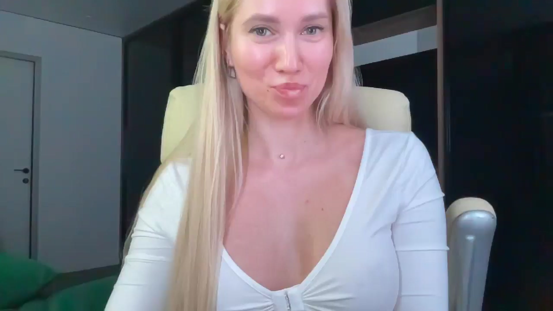 Gallery image thumbnail from Miss_Sylvia's myfreecams stream on, 01/03/2026, 17:57 image 7 of 20
