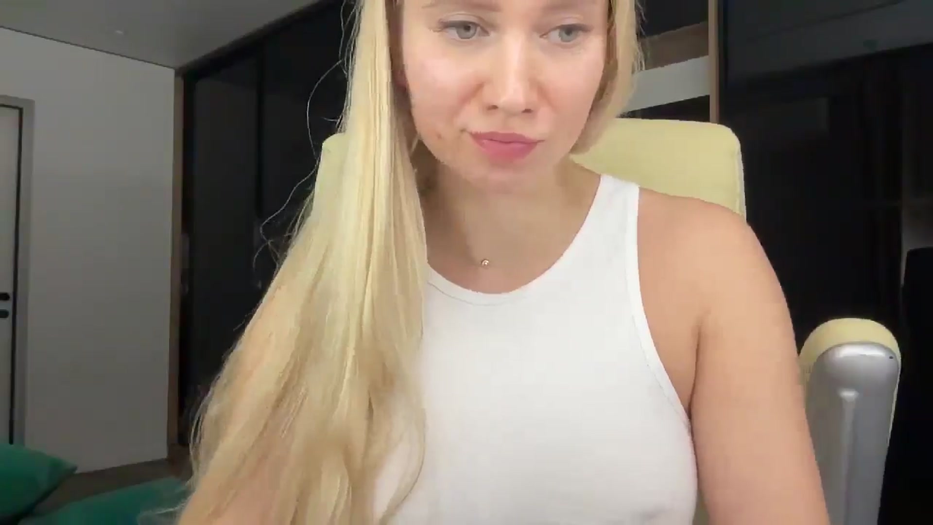 Gallery image thumbnail from Miss_Sylvia's myfreecams stream on, 01/04/2026, 17:35 image 3 of 20