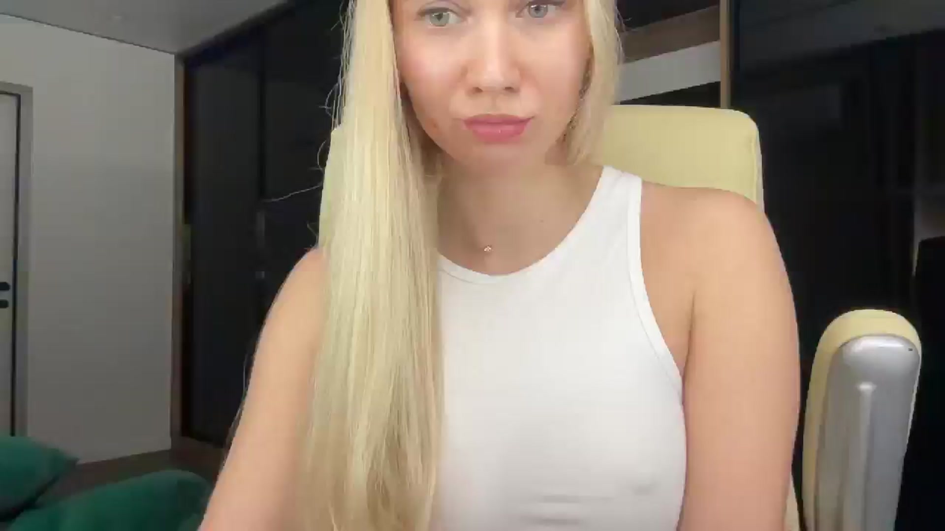 Gallery image thumbnail from Miss_Sylvia's myfreecams stream on, 01/04/2026, 17:35 image 19 of 20