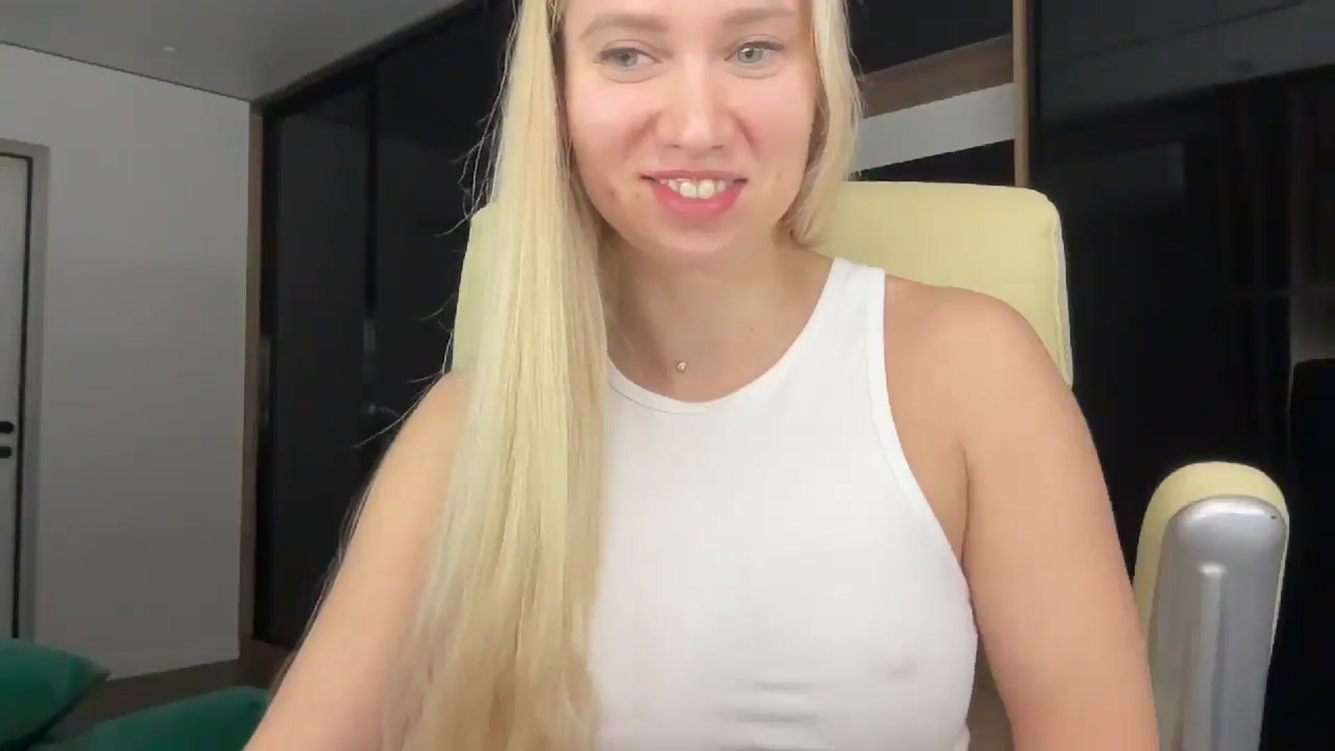Gallery image thumbnail from Miss_Sylvia's myfreecams stream on, 01/04/2026, 17:35 image 11 of 20