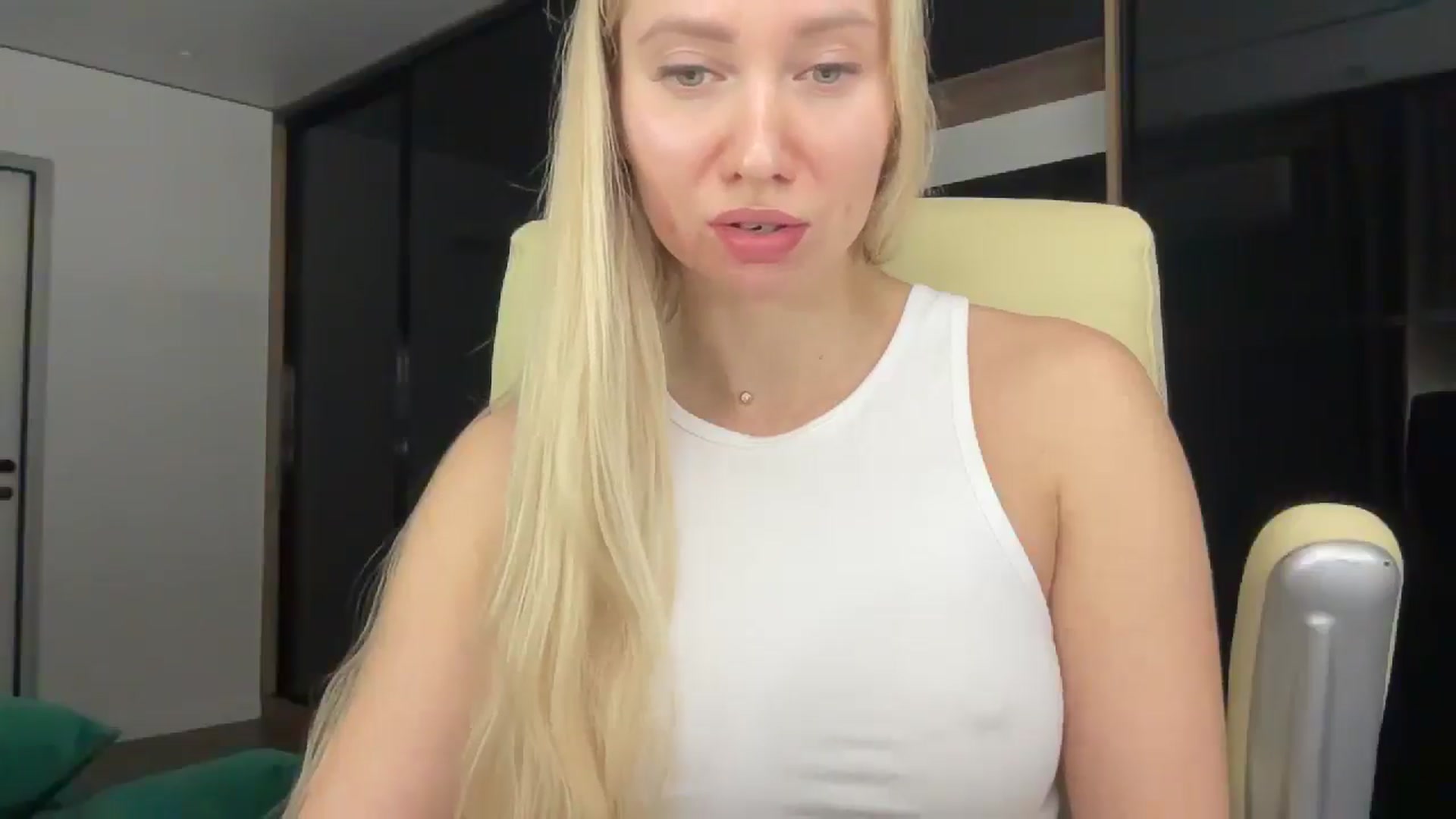 Gallery image thumbnail from Miss_Sylvia's myfreecams stream on, 01/04/2026, 17:35 image 8 of 20