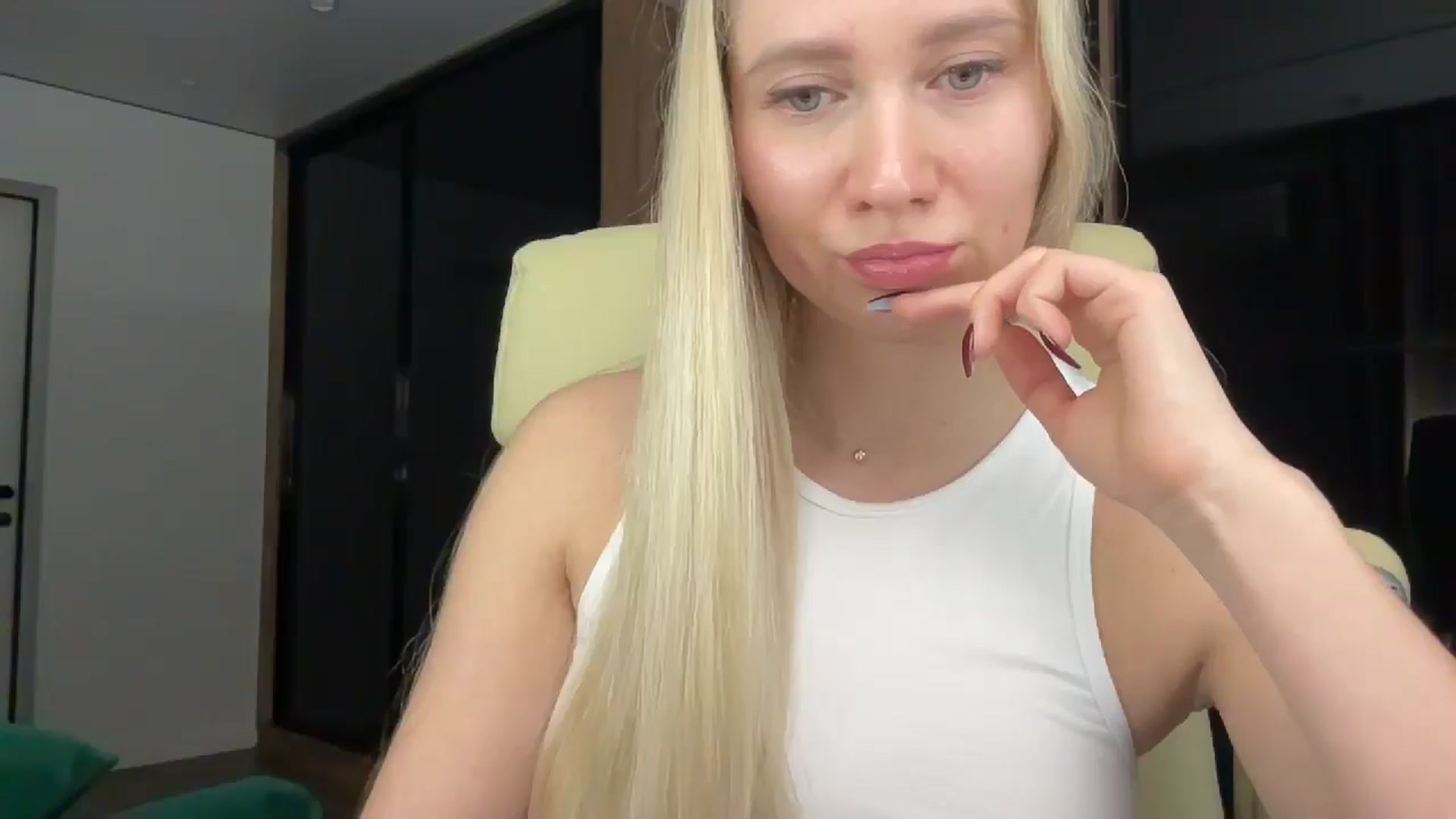 Gallery image thumbnail from Miss_Sylvia's myfreecams stream on, 01/04/2026, 17:35 image 17 of 20