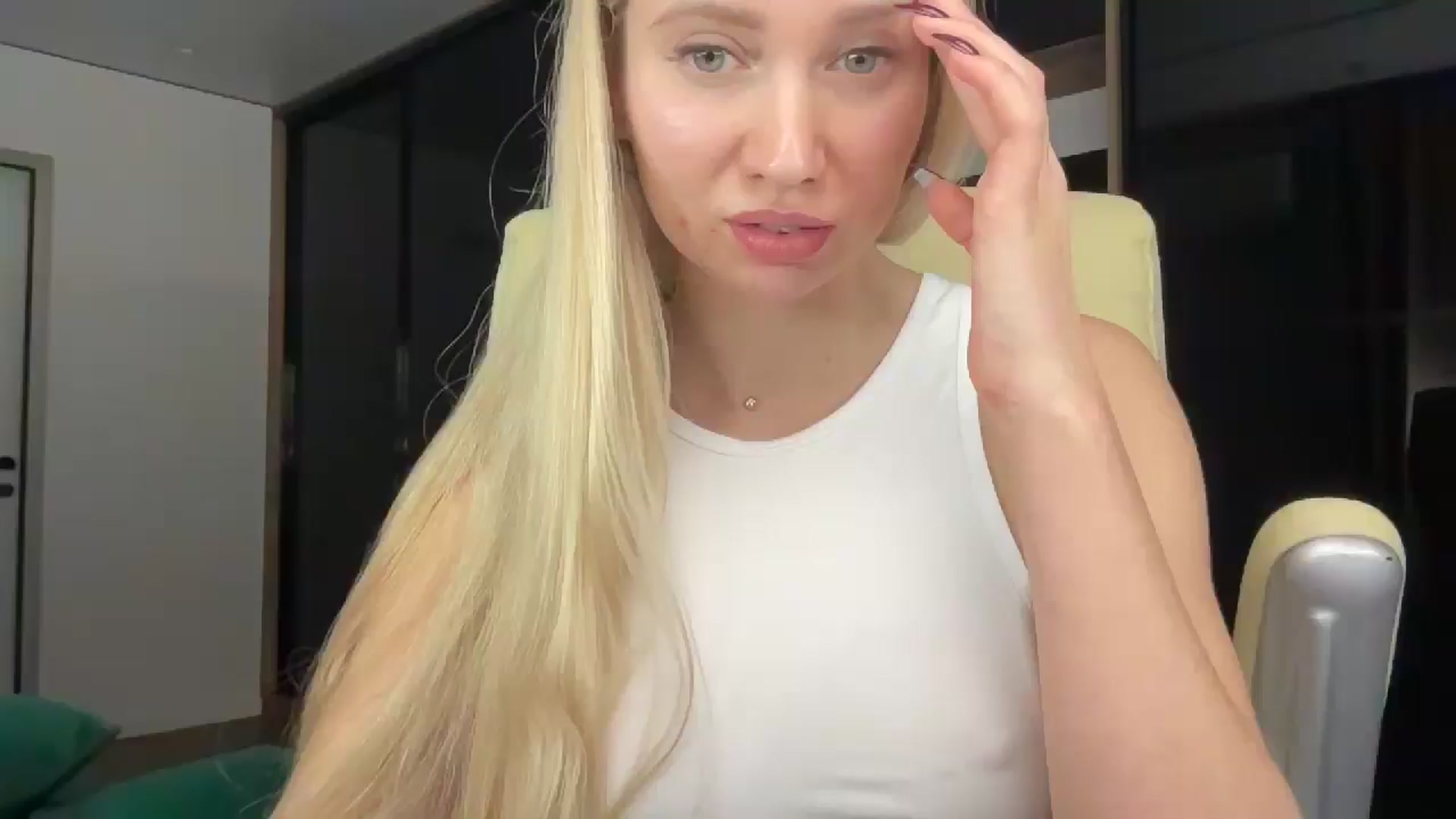 Gallery image thumbnail from Miss_Sylvia's myfreecams stream on, 01/04/2026, 17:35 image 4 of 20