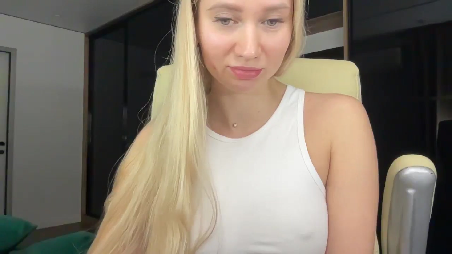 Gallery image thumbnail from Miss_Sylvia's myfreecams stream on, 01/04/2026, 17:35 image 5 of 20
