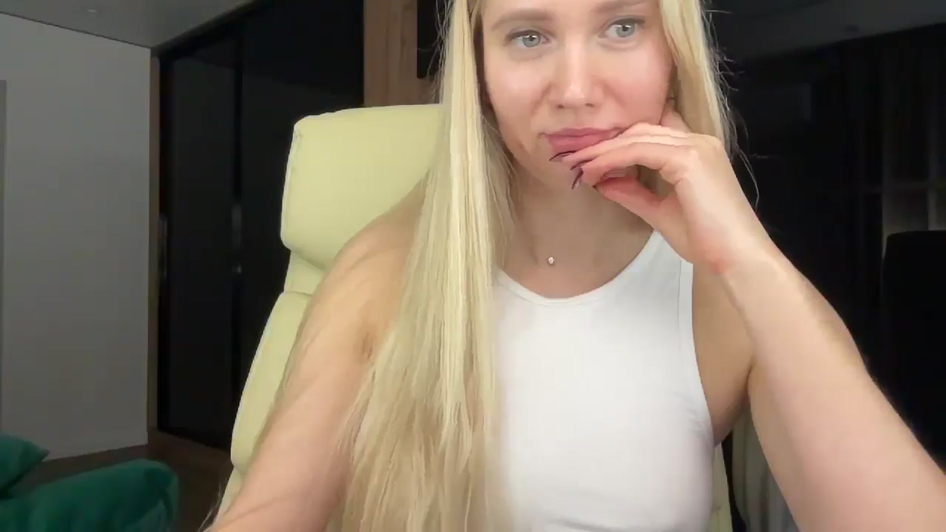 Gallery image thumbnail from Miss_Sylvia's myfreecams stream on, 01/04/2026, 19:52 image 8 of 20
