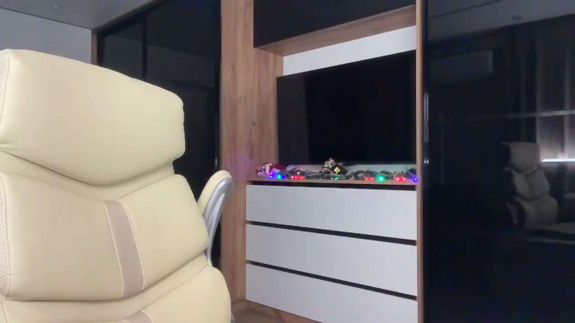 Gallery image thumbnail from Miss_Sylvia's myfreecams stream on, 01/04/2026, 19:52 image 14 of 20