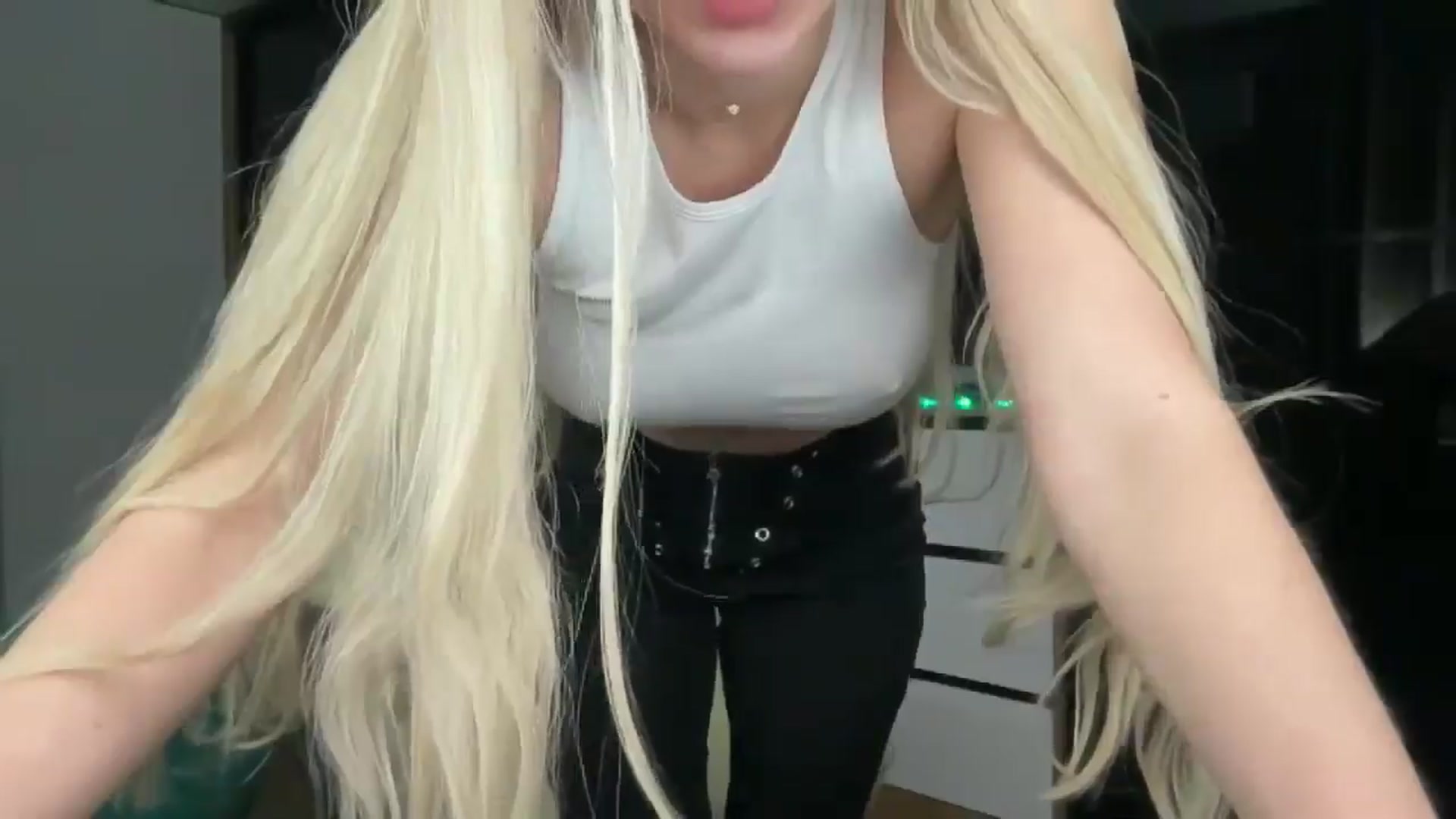 Gallery image thumbnail from Miss_Sylvia's myfreecams stream on, 01/04/2026, 19:52 image 17 of 20