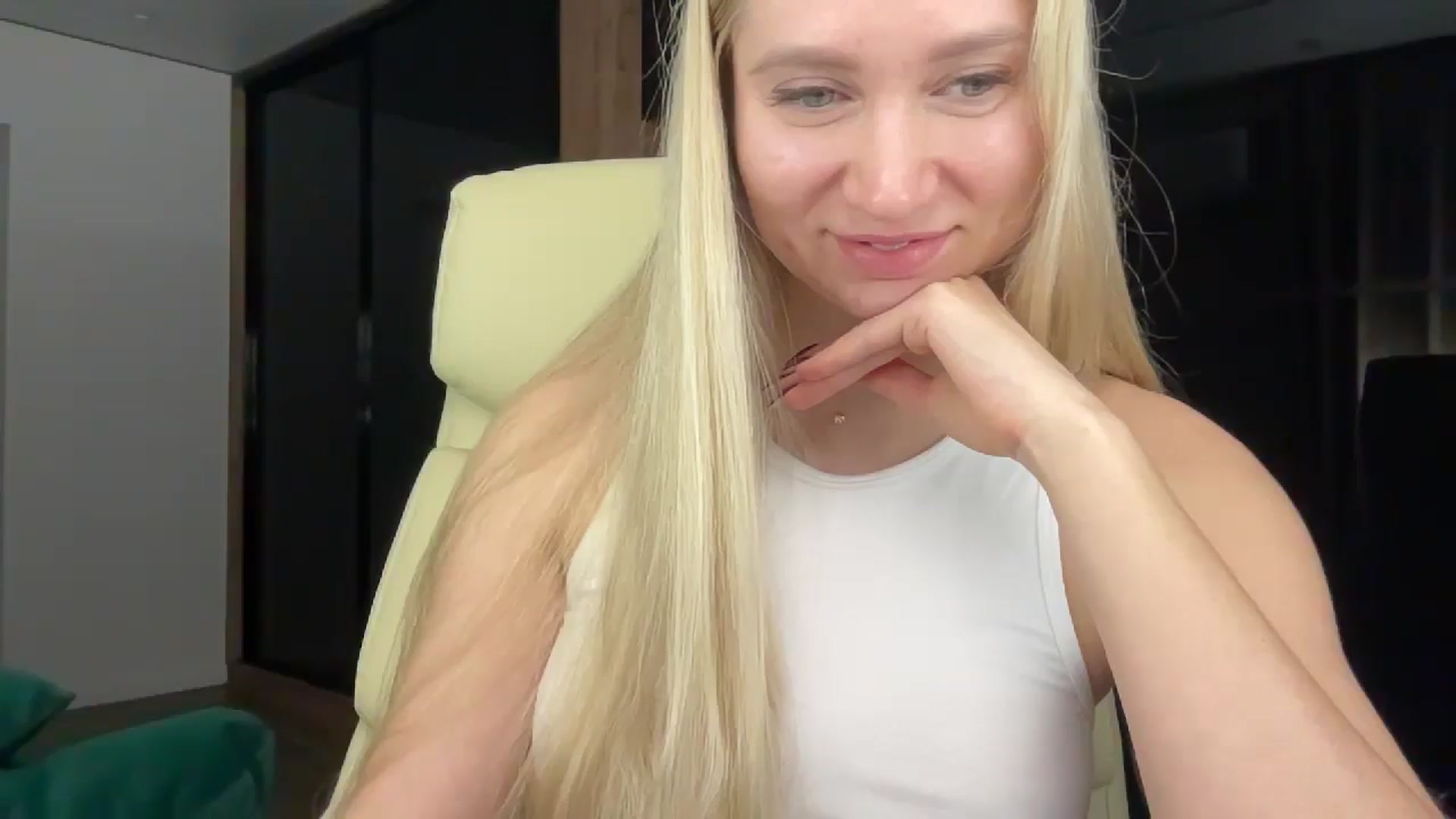 Gallery image thumbnail from Miss_Sylvia's myfreecams stream on, 01/04/2026, 19:52 image 9 of 20