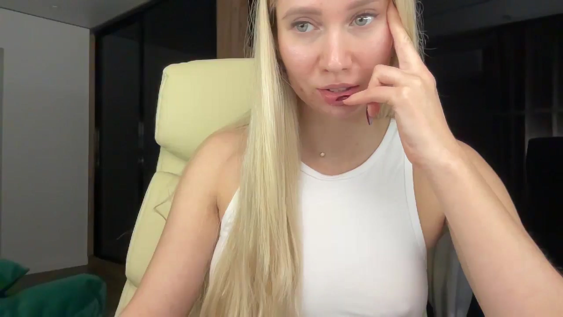 Gallery image thumbnail from Miss_Sylvia's myfreecams stream on, 01/04/2026, 19:52 image 4 of 20
