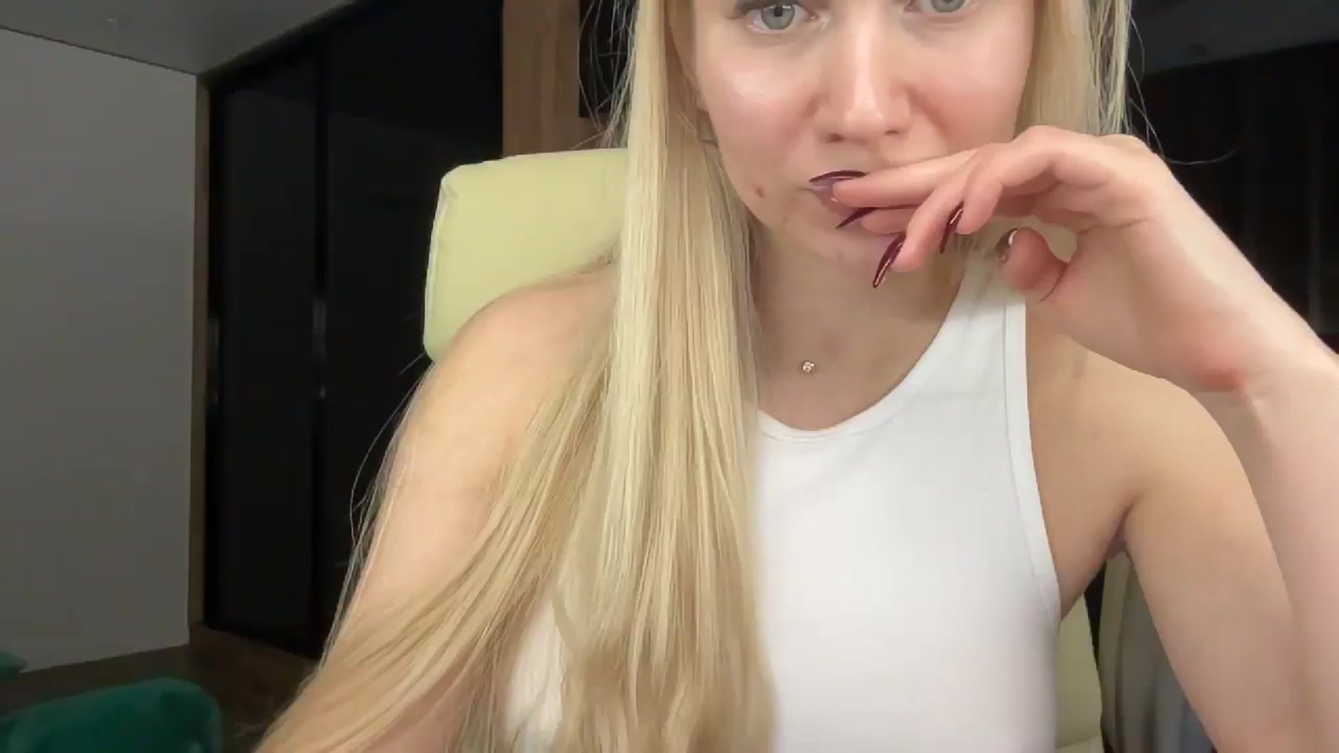 Gallery image thumbnail from Miss_Sylvia's myfreecams stream on, 01/04/2026, 22:13 image 17 of 20