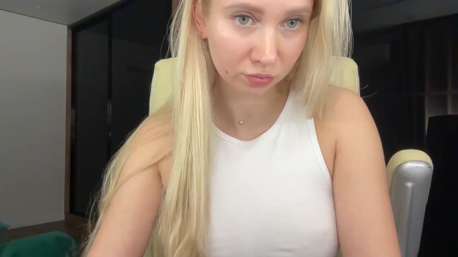 Gallery image thumbnail from Miss_Sylvia's myfreecams stream on, 01/04/2026, 22:13 image 18 of 20