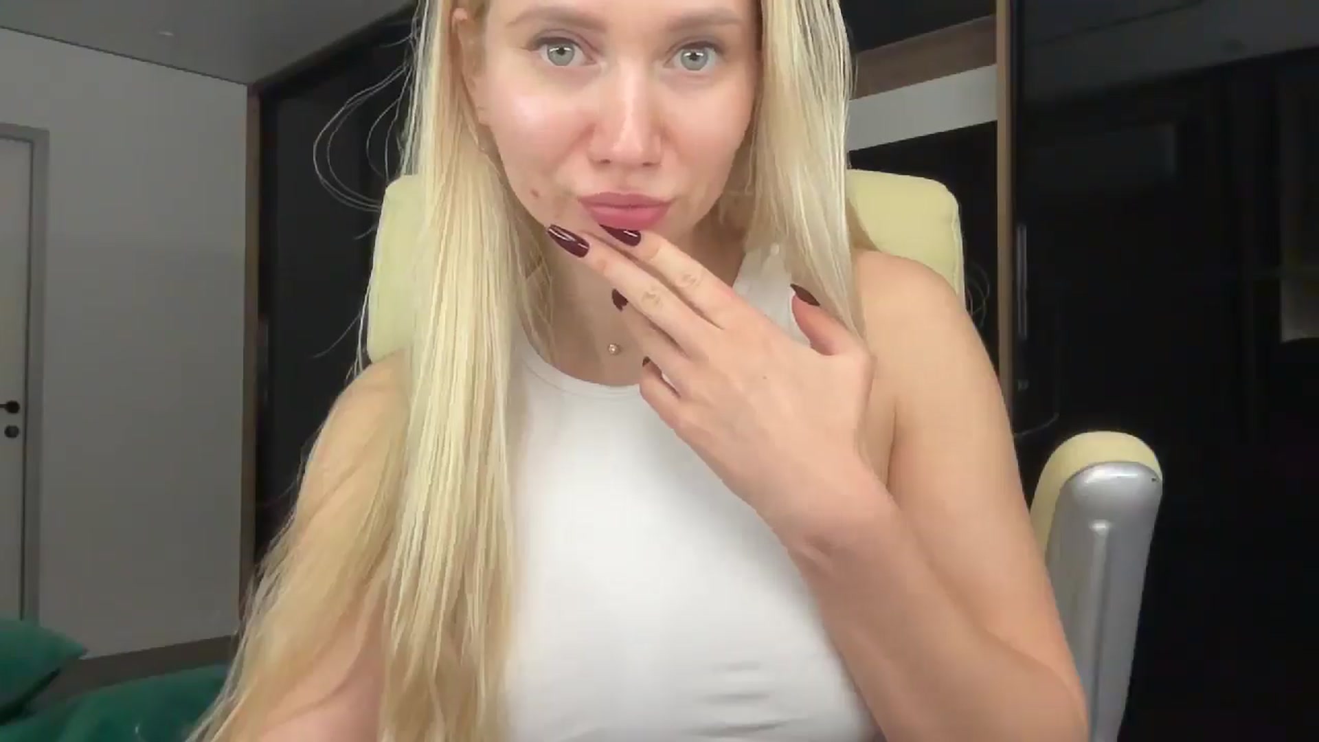 Gallery image thumbnail from Miss_Sylvia's myfreecams stream on, 01/04/2026, 22:13 image 20 of 20