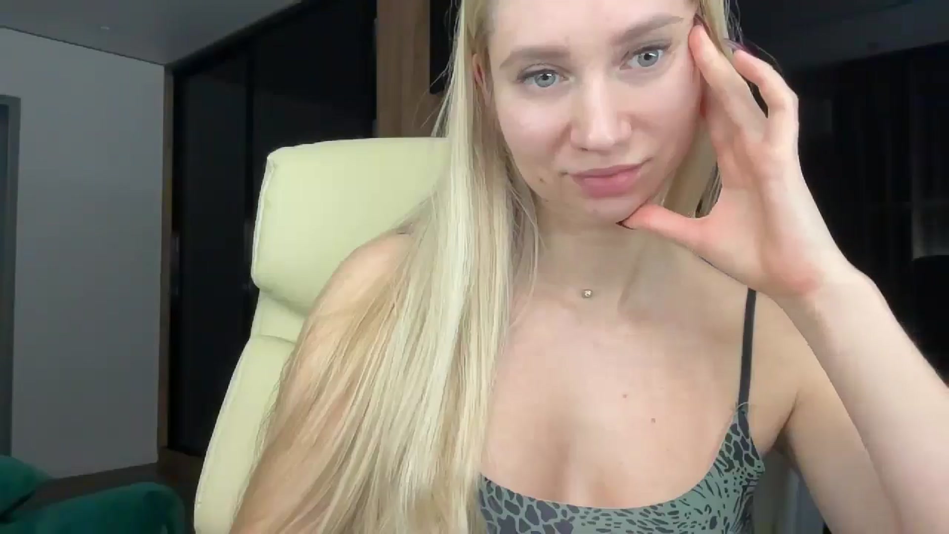 Gallery image thumbnail from Miss_Sylvia's myfreecams stream on, 01/05/2026, 18:58 image 13 of 20