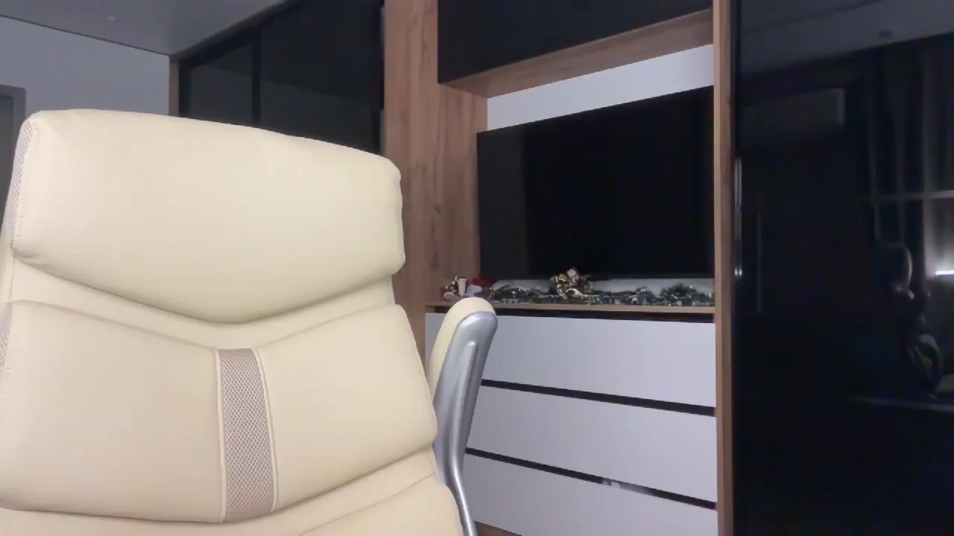 Gallery image thumbnail from Miss_Sylvia's myfreecams stream on, 01/05/2026, 18:58 image 16 of 20