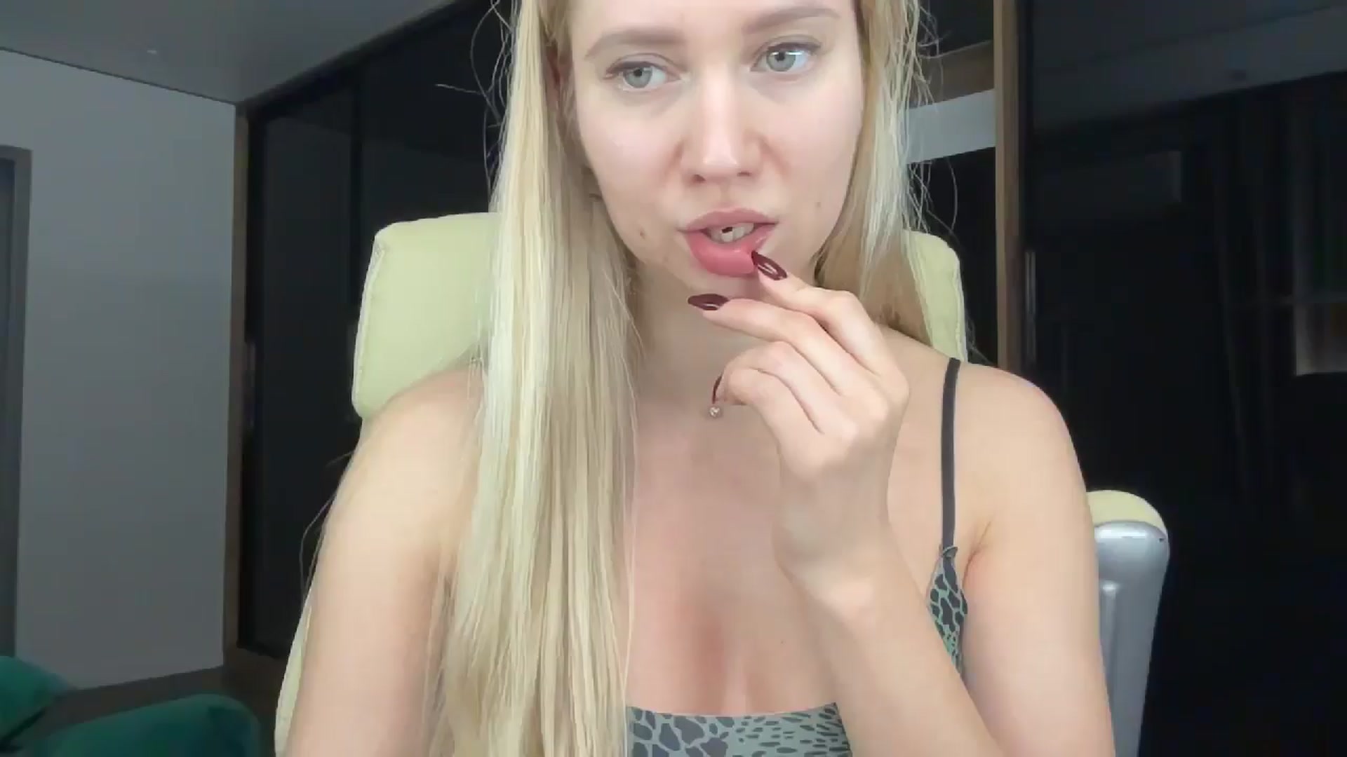 Gallery image thumbnail from Miss_Sylvia's myfreecams stream on, 01/05/2026, 18:58 image 8 of 20