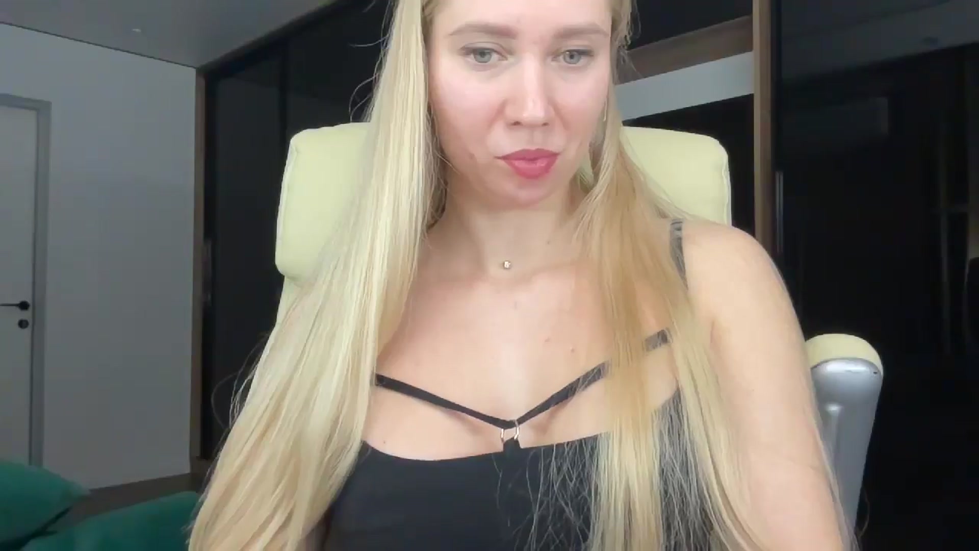 Gallery image thumbnail from Miss_Sylvia's myfreecams stream on, 01/06/2026, 16:50 image 4 of 20