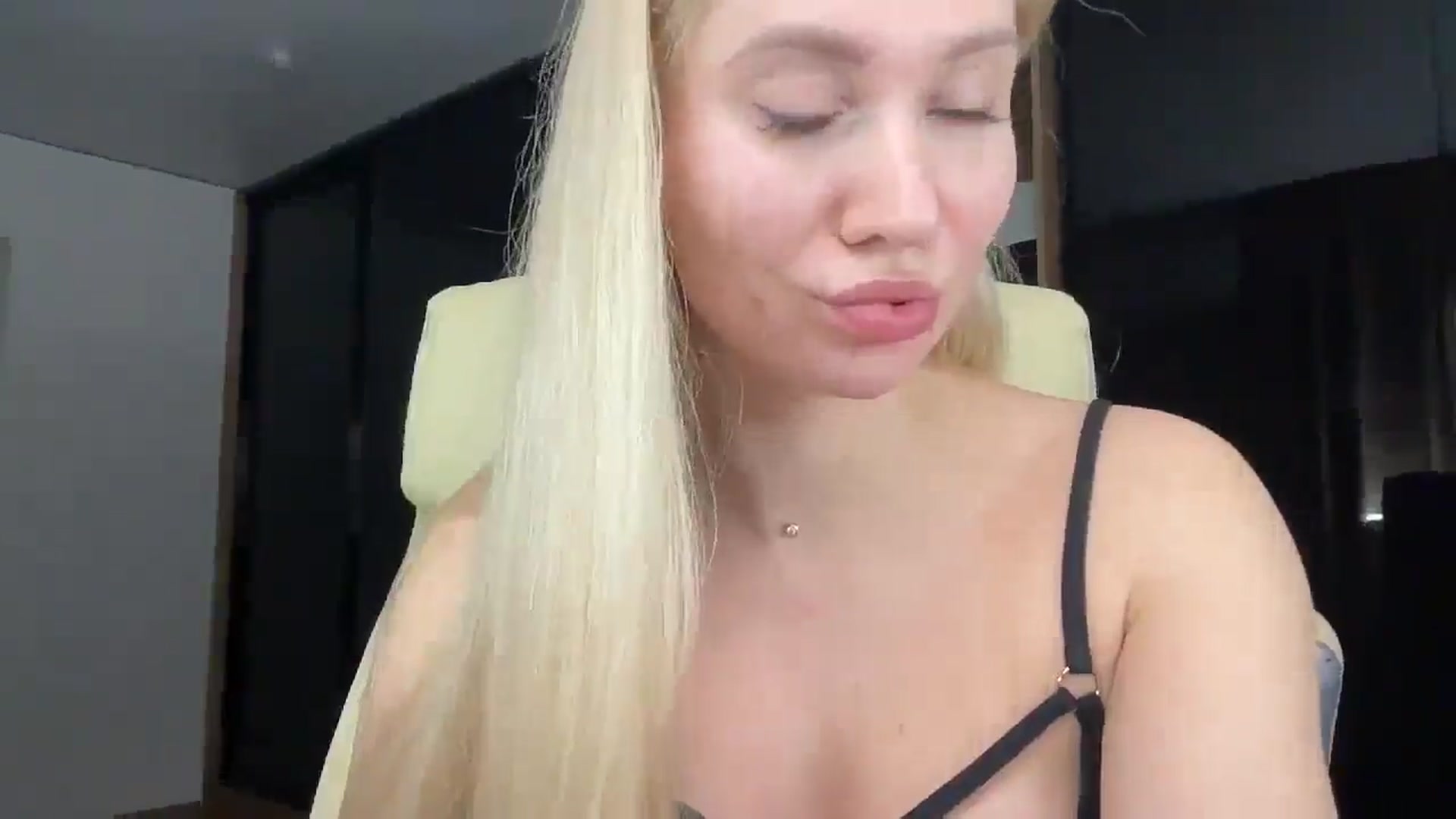 Gallery image thumbnail from Miss_Sylvia's myfreecams stream on, 01/06/2026, 22:34 image 13 of 20