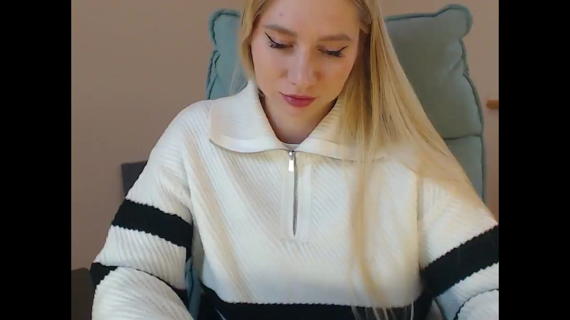Gallery image thumbnail from Miss_Sylvia's myfreecams stream on, 01/09/2026, 14:23 image 4 of 20